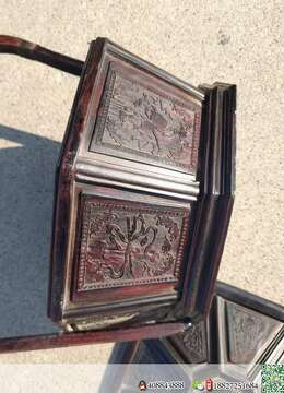 檀木提盒一个，满工雕刻，全品如图。