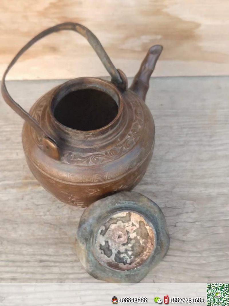 乡下淘得老铜壶一把，保存完好，全品如图。